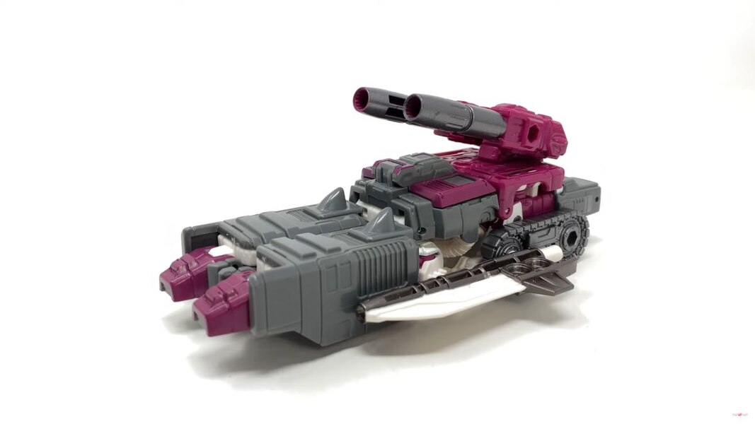 Transformers Legacy Skullgrin Deluxe Class Figure Image  (25 of 31)